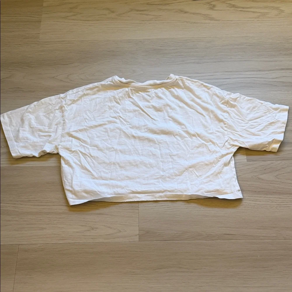 Cotton On Classic White Graphic Cropped Tee - Picture 3 of 3